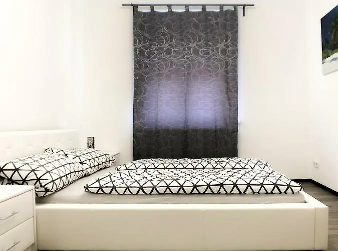 Lara Apartment *