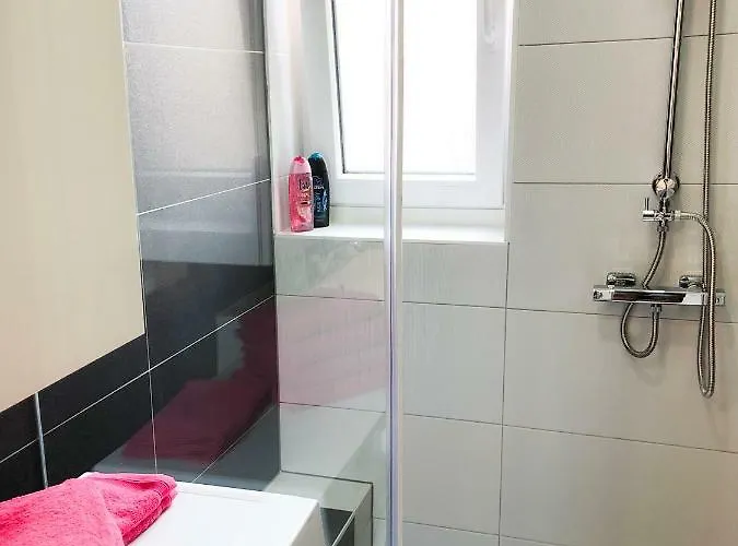 Lara Apartment *